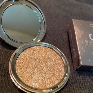 New medium highlight still in box.